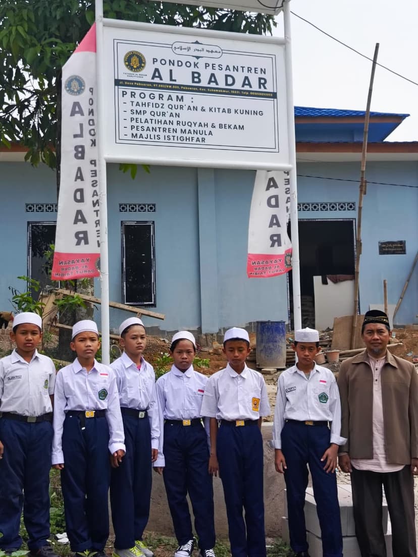 Foto Para Santri Bersama Ustadz Akhmad Sadzali