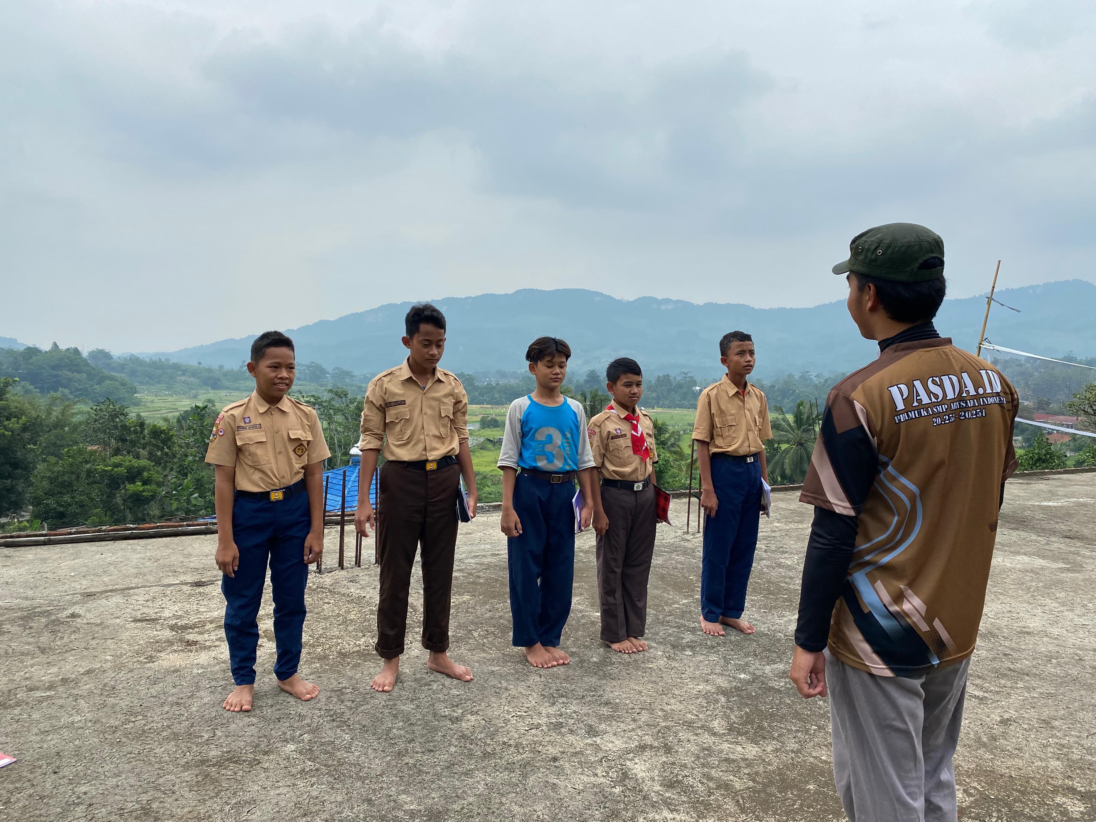 Kegiatan Pramuka santri Al-Badar